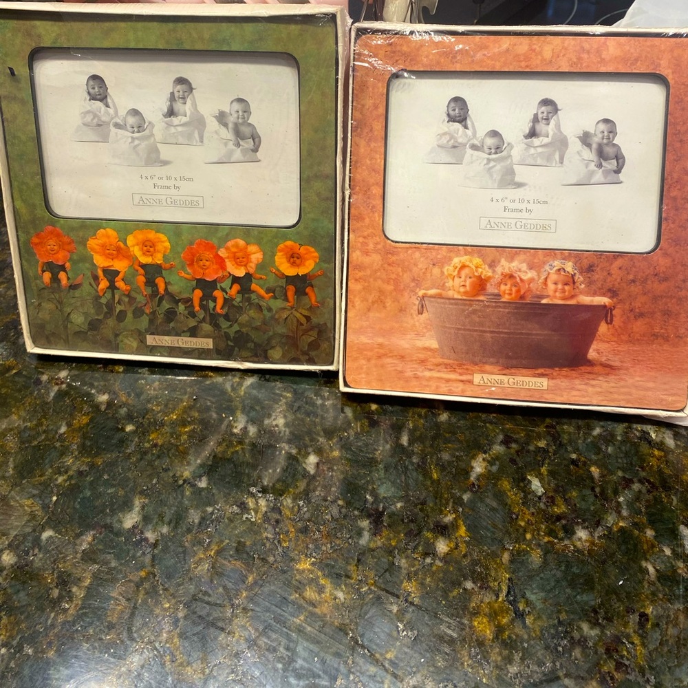 NWT BRAND NEW TWO ANNE GEDDES 4X6 picture frames